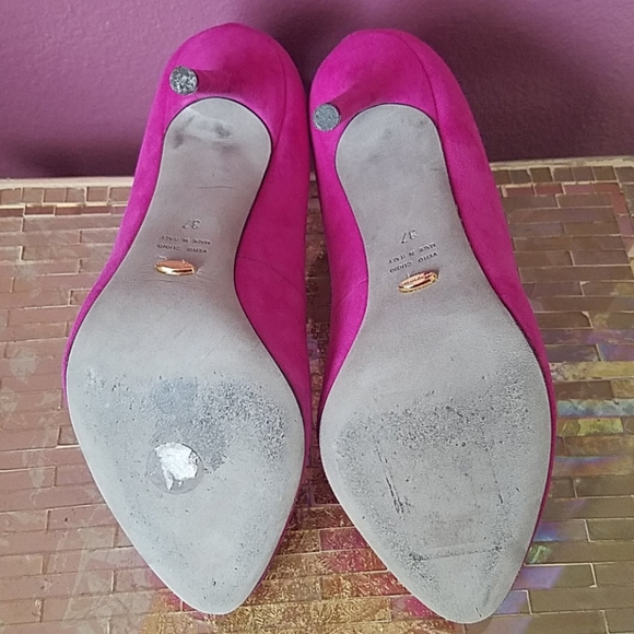 Sergio Rossi pink suede cutout heels, size 7 - Picture 5 of 7